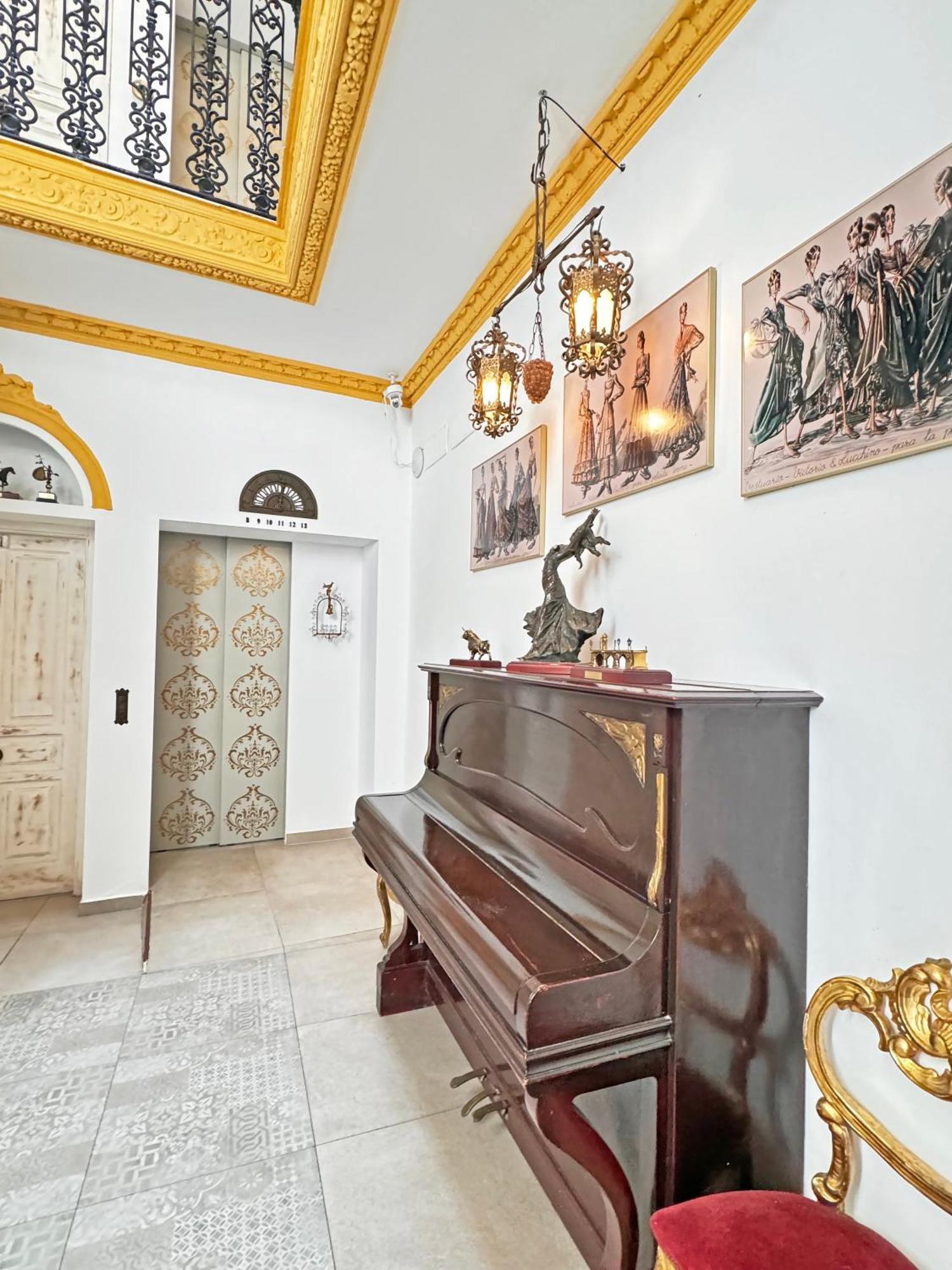 Palace House Hercules - Apartments เซบีญา ภายนอก รูปภาพ